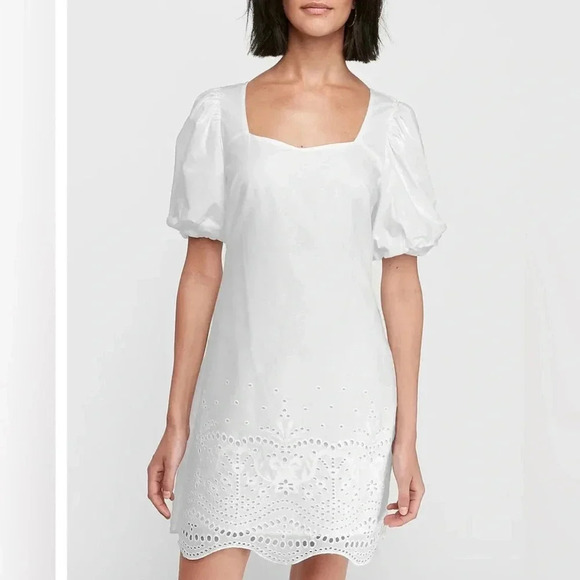 Express brand White Mini Dress Puff Sleeves Flowers details Size Small NWT - Picture 1 of 16